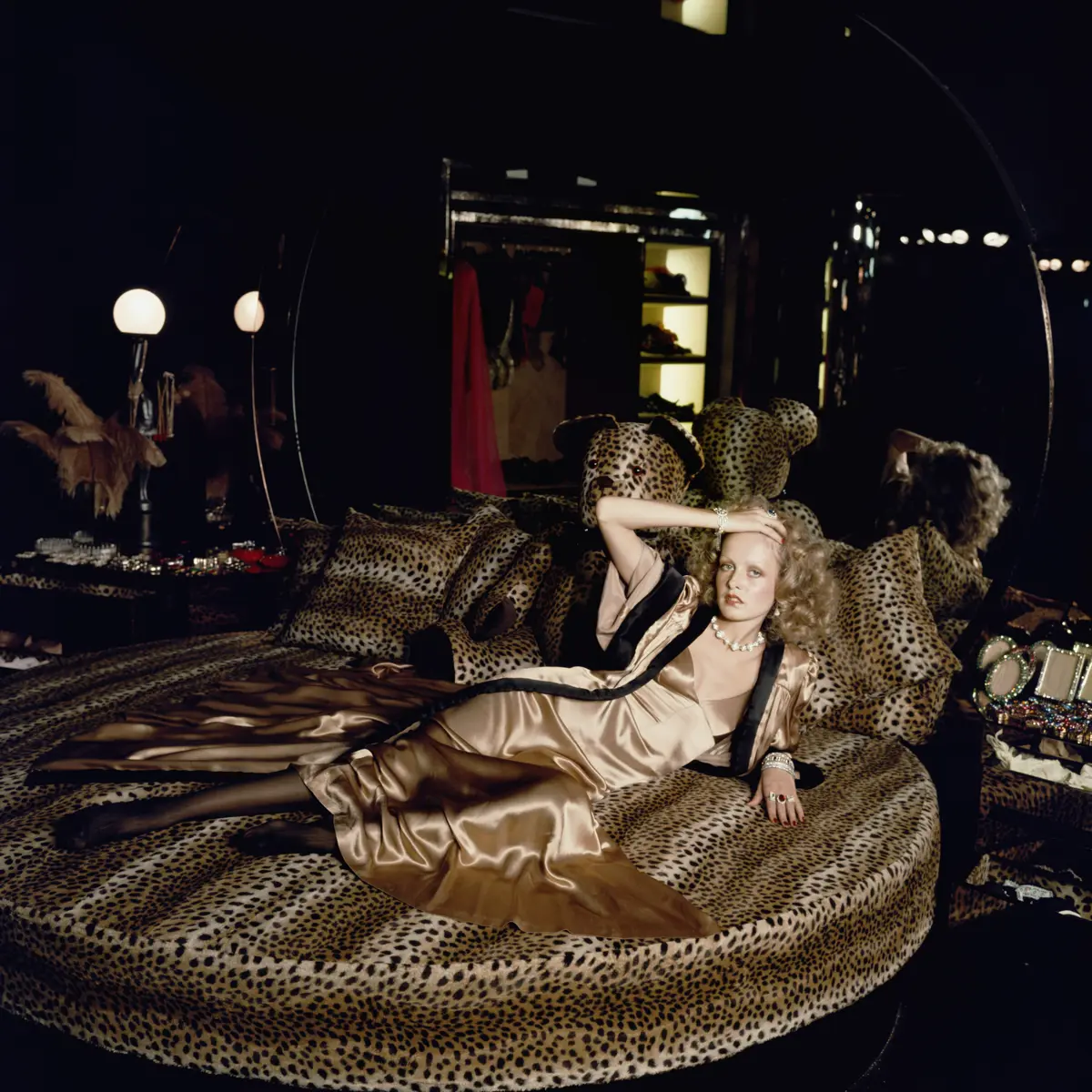 Twiggy Reclining In Biba, 1973 ©Justin De Villeneuve Iconic Images
